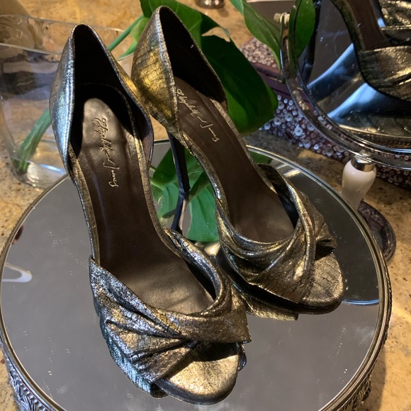 ELIZABETH AND JAMES Pumps - Picture 2 of 9